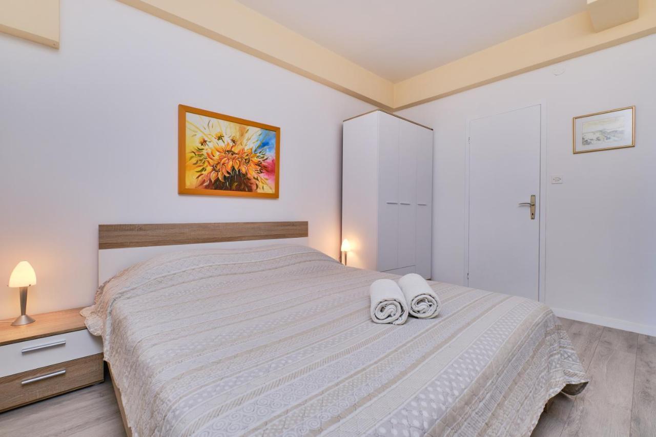 Appartment Ksenija 2 Mali Lošinj Buitenkant foto