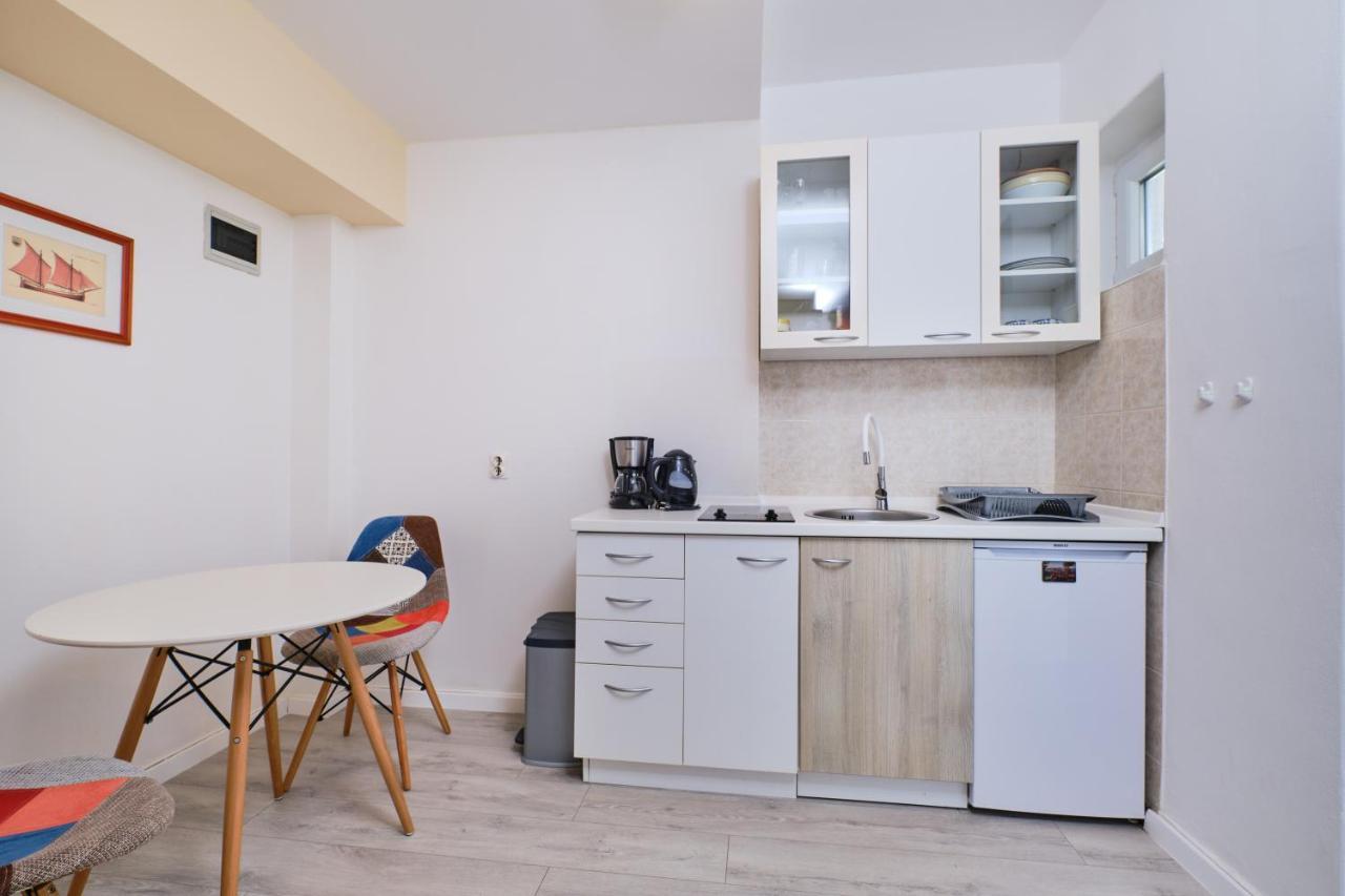 Appartment Ksenija 2 Mali Lošinj Buitenkant foto